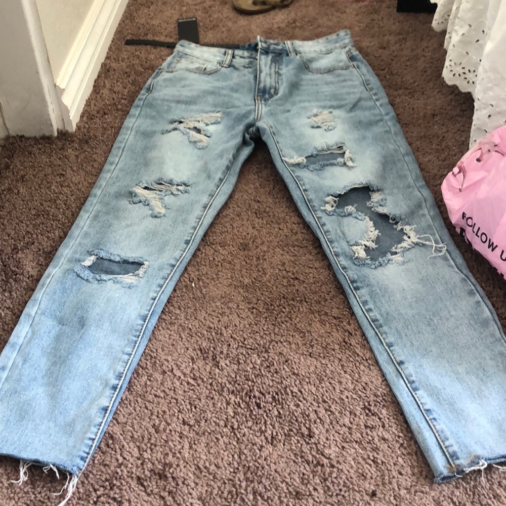 Light wash boyfriend jeans